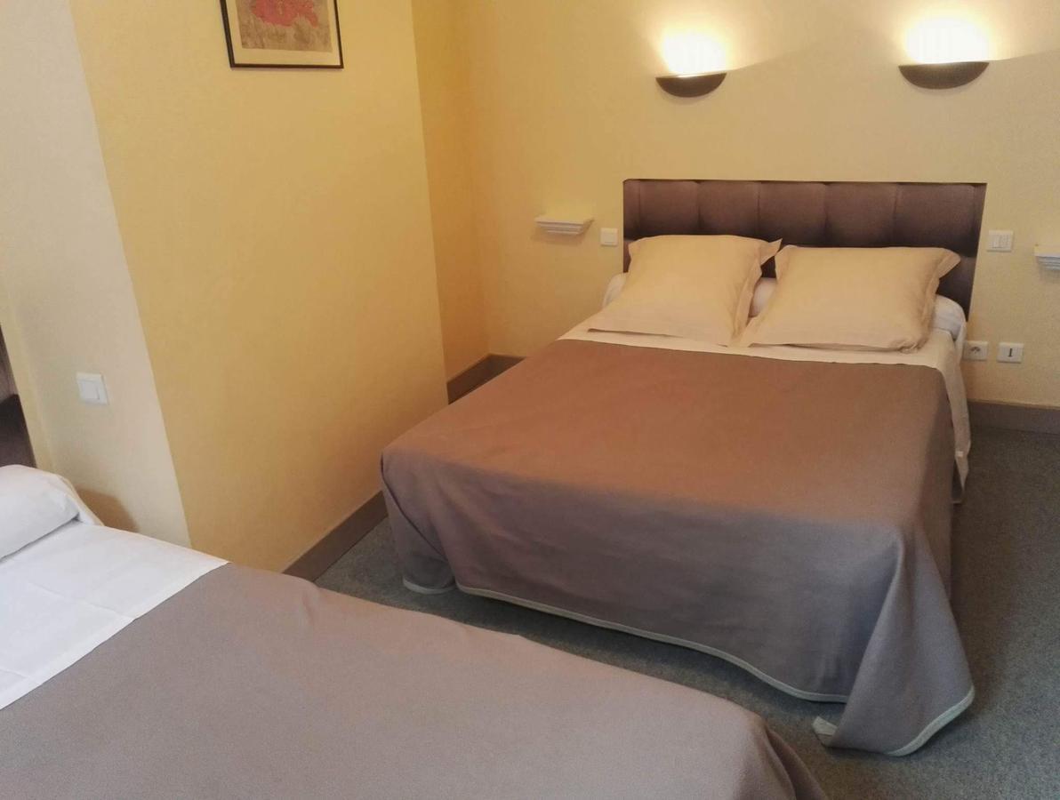 Hotel Du Square Riom Ngoại thất bức ảnh