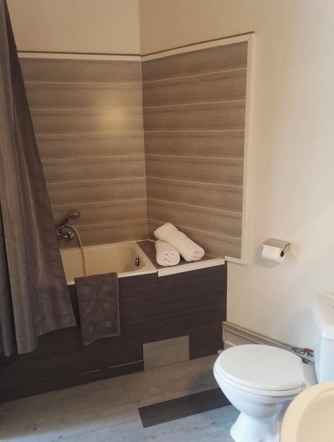 Hotel Du Square Riom Ngoại thất bức ảnh